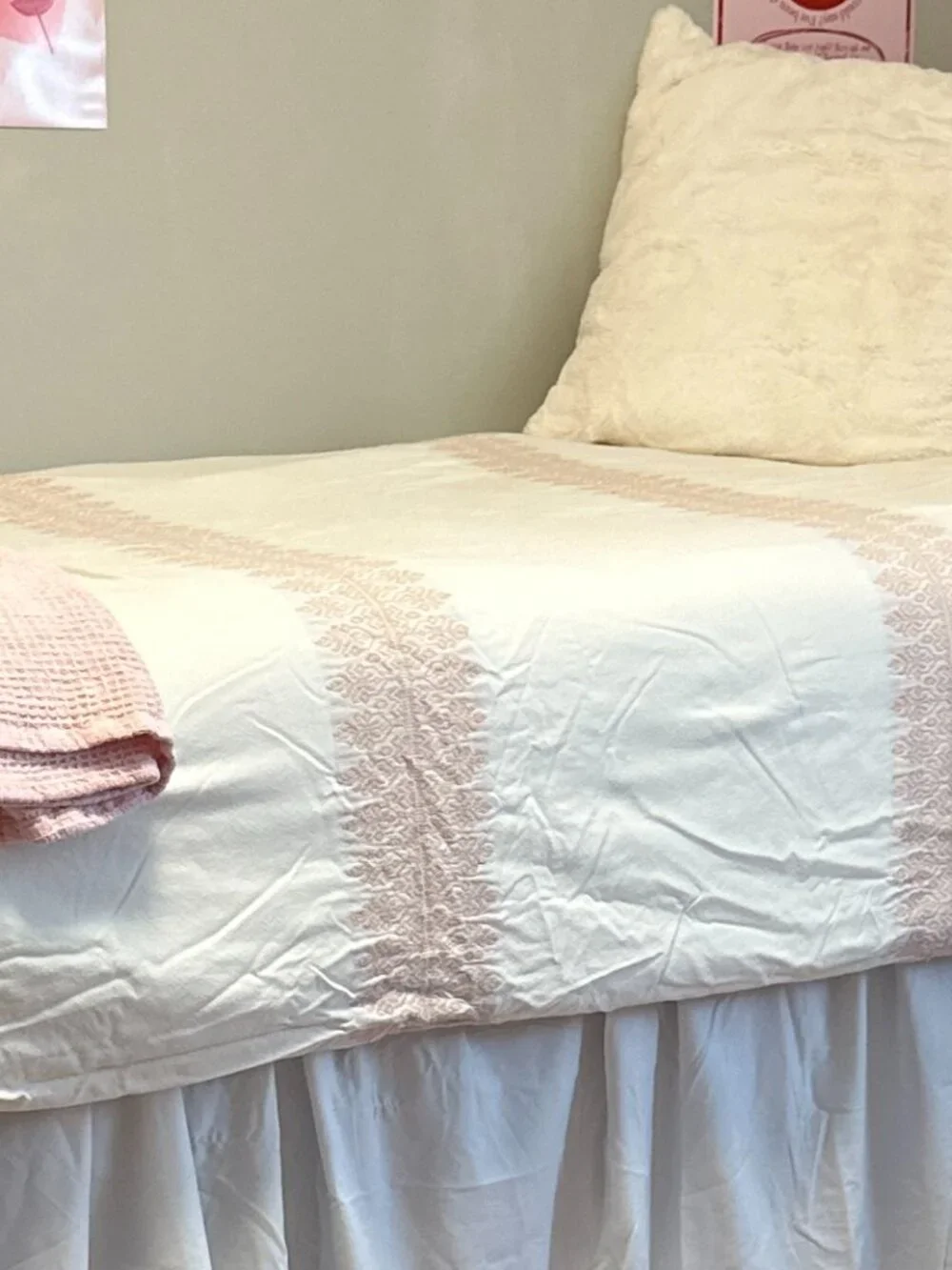 Pottery Barn Indira Jacquard Twin XL duvet and sham set